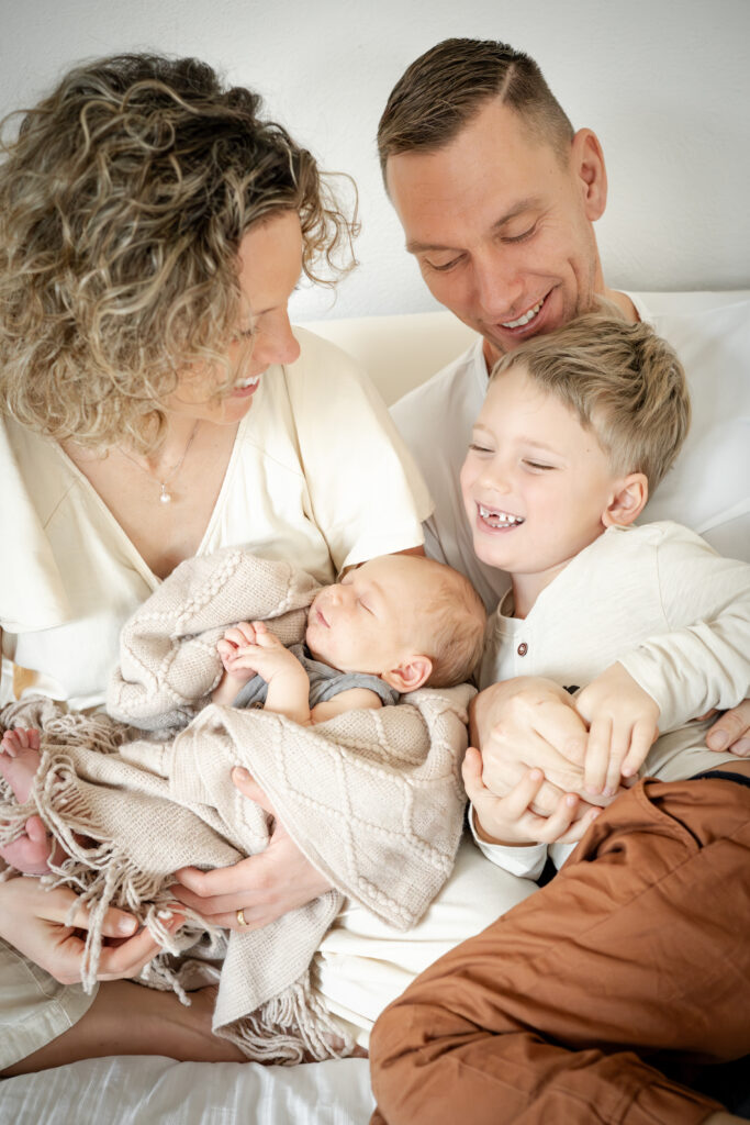 Newborn-Fotograf-Shooting-Baby